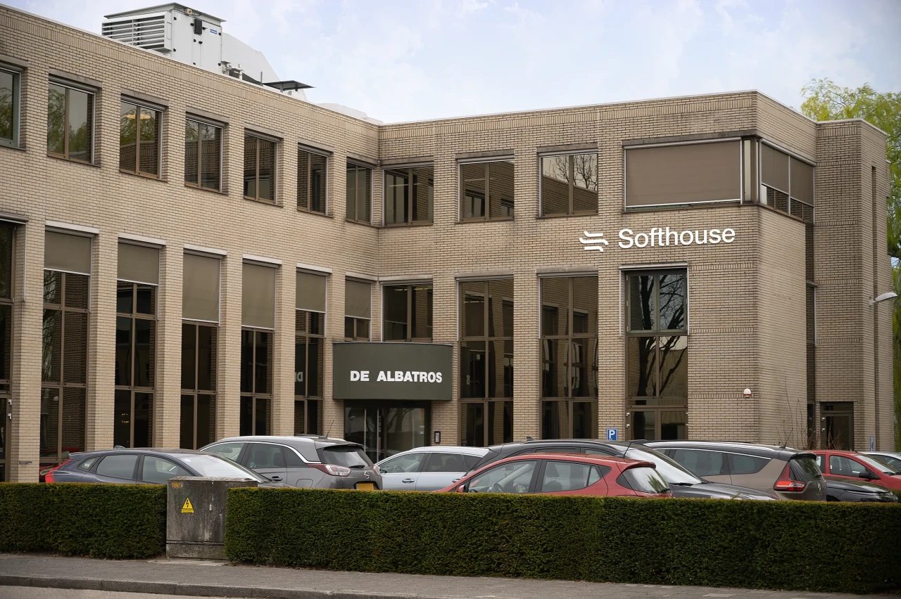 Photo of the office entrance in Capelle aan den IJssel.